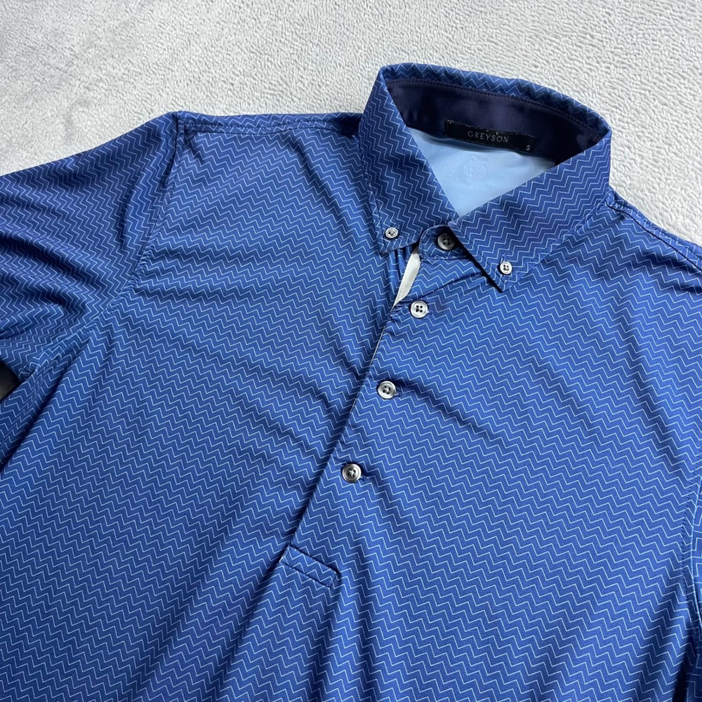 Greyson Blue Chevron Zigzag Performance Golf Polo Shirt Mens Small S Button Down